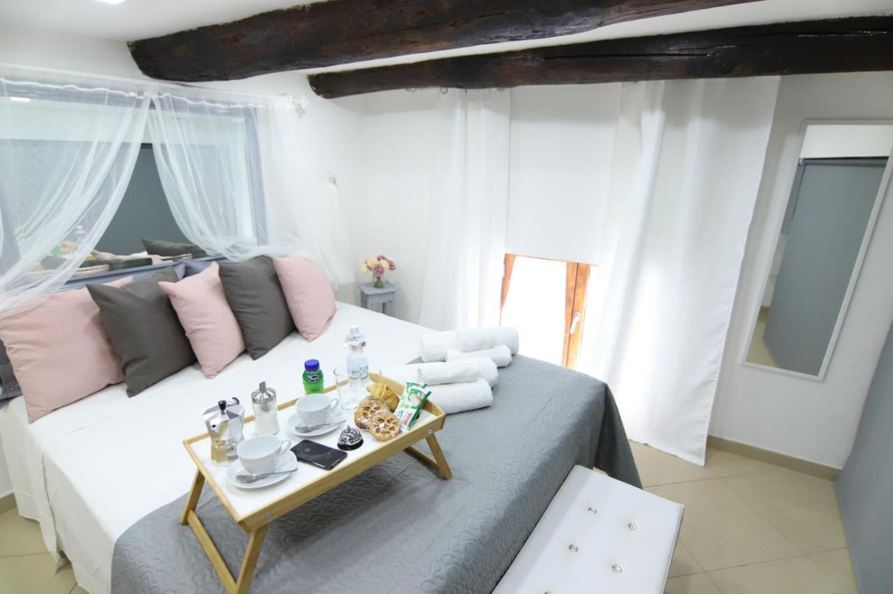 Appartement Napulè - Loft à Naples Extérieur photo