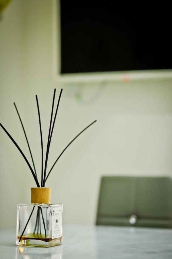 Appartement Napulè - Loft à Naples Extérieur photo