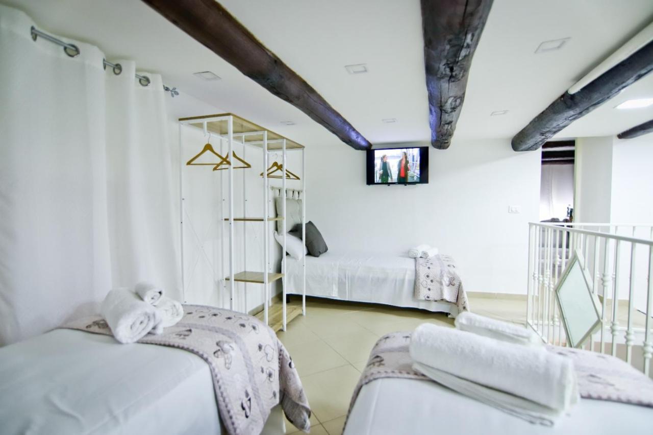 Appartement Napulè - Loft à Naples Extérieur photo