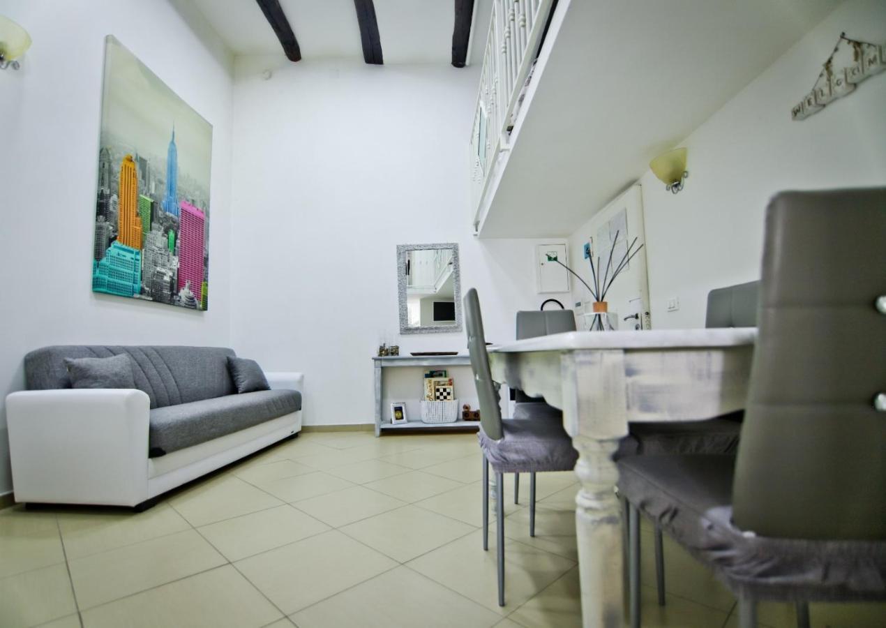 Appartement Napulè - Loft à Naples Extérieur photo